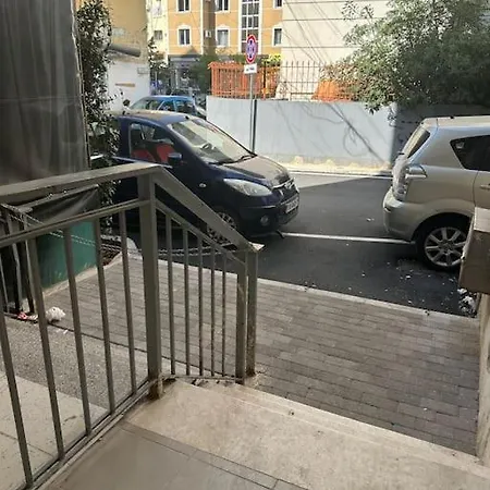 A&e * Τίρανα
